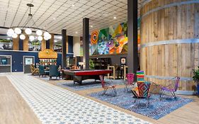 HI New Orleans Hostel